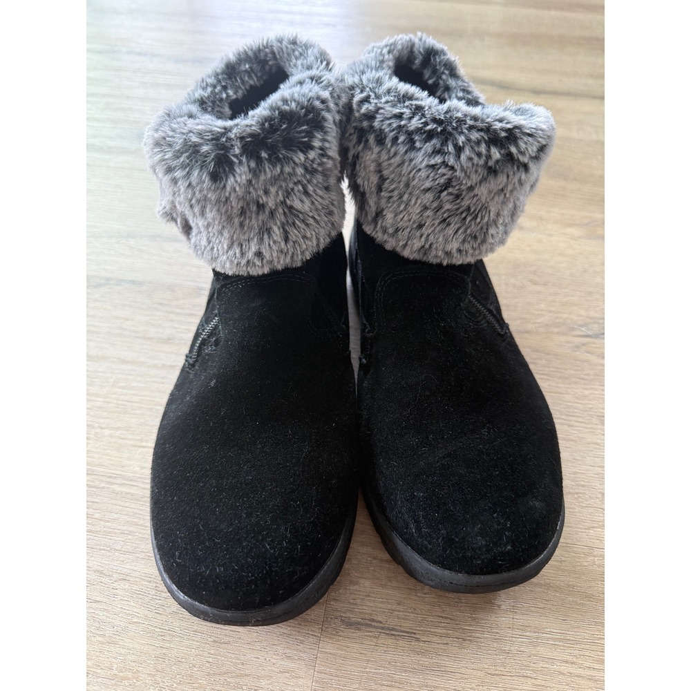 Khombu Womens Black Suede Faux Fur Trim Ankle Winter Boots Side Zip Size 9